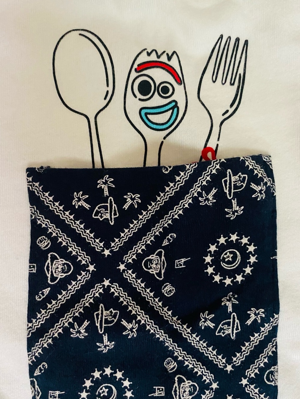 Brand new no tah! Uniqlo Pixar “ Forky” T~shirt